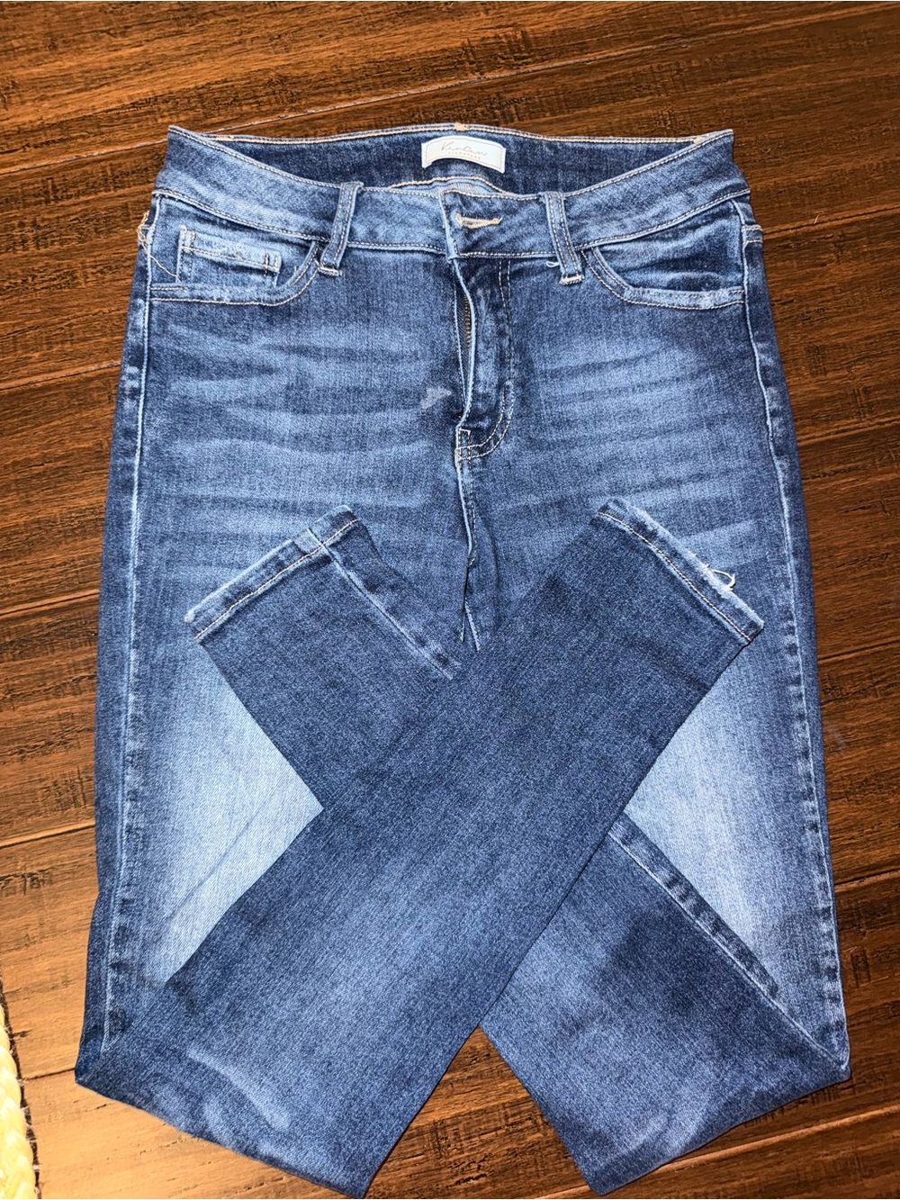 Women's Skinny Jeans in Medium Blue Wash